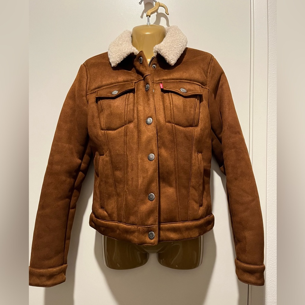 Levi’s Faux Shearling Trucker Jacket - Picture 3 of 9